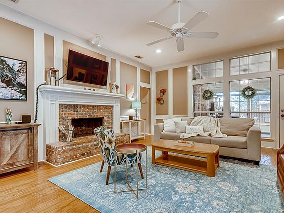 5th image of 2336 Claremont Ct