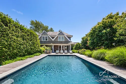 225 E Lake Dr Photo 1
