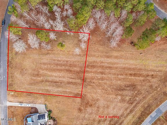3rd image of 393 Southern Plantation Drive N