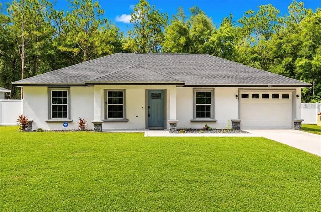 3 bed, 2.0 bath, 1140 sqft, $1,950 — Photo 1