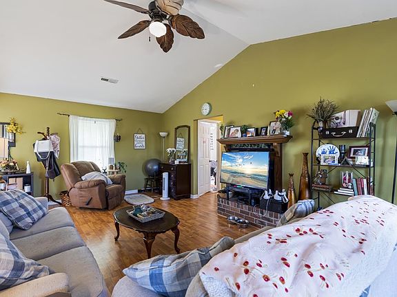3rd image of 603 Plantation Dr
