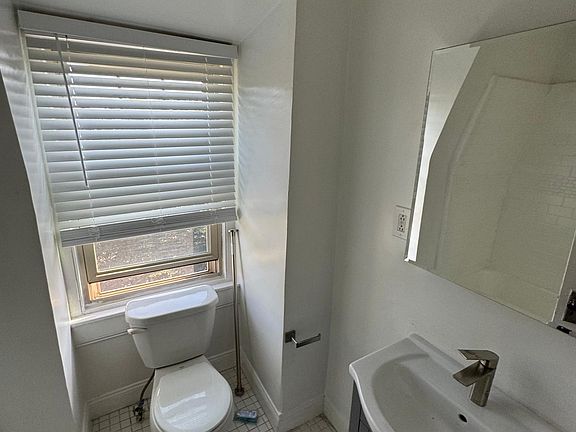 5th image of 4609 Cedar Ave APT C1