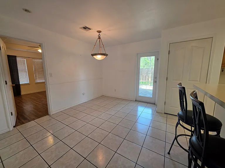 123 Wayside Ln — Photo 4