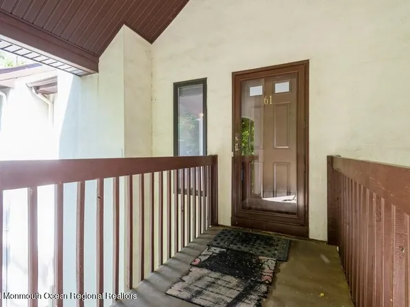 61 Tower Hill Dr, Red Bank, NJ 07701