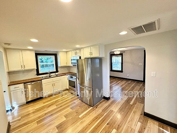 5th image of 1300 N 32nd St