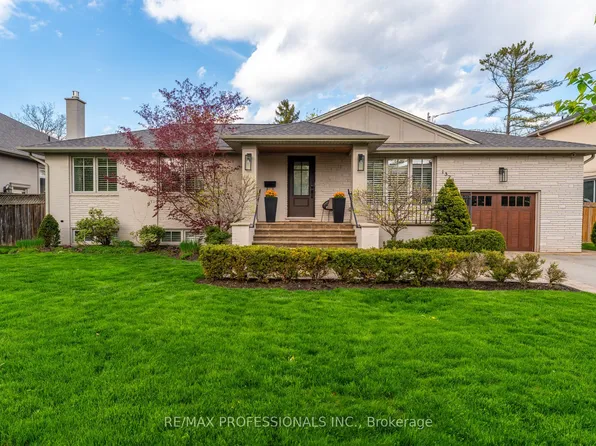 1326 Stanbury Rd, Oakville, ON L6L 2J4