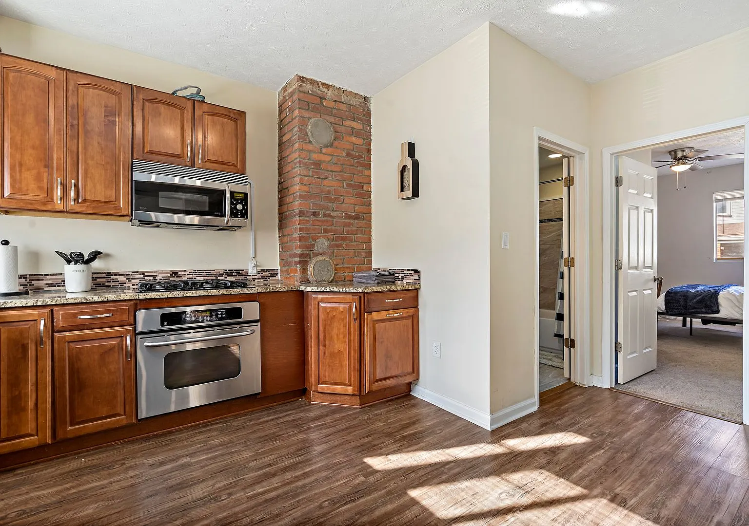 1129 Brabec Street (Full Service Plan) — Photo 4