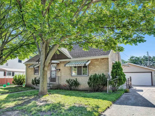 1215 S Oneida St, Green Bay, WI 54304