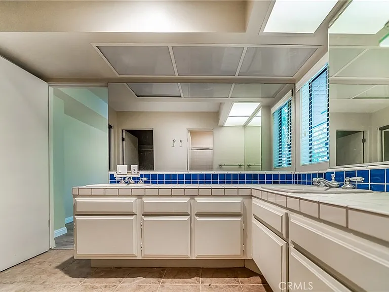 13236 Valleyheart Dr #102 — Photo 20