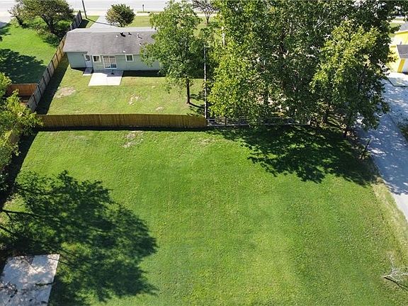 3rd image of S Dockery Ln