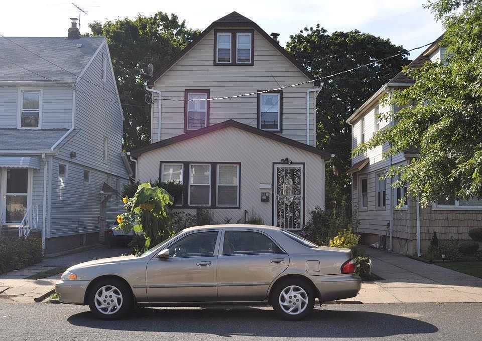 2nd image of 11634 221st St