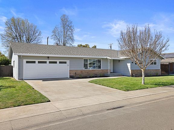 3rd image of 327 Wood Dr