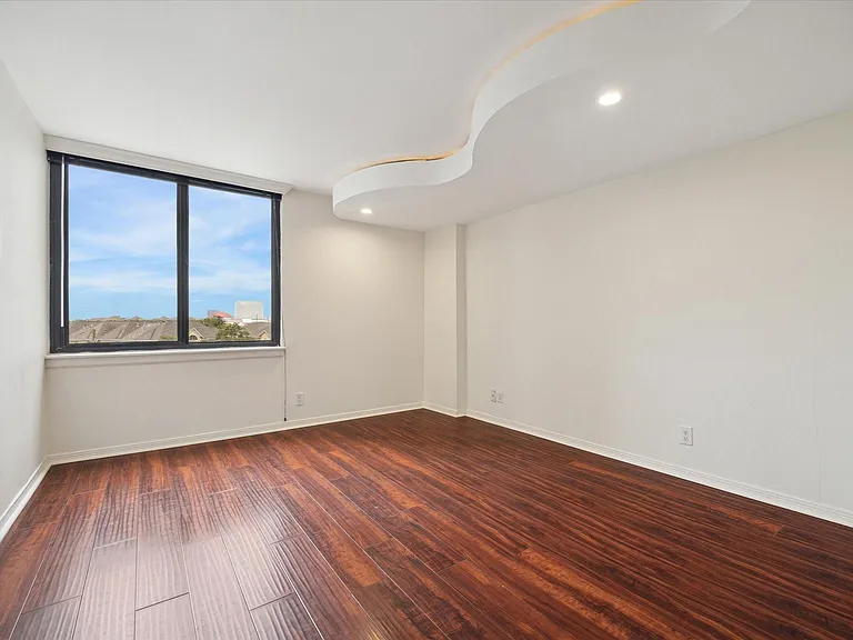 3525 Sage Rd #512 — Photo 9
