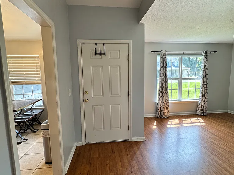 38 Kristins Dr — Photo 7