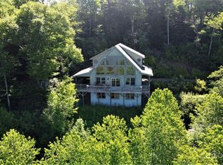 1293 Shangri Ln, Cherokee, NC 28719