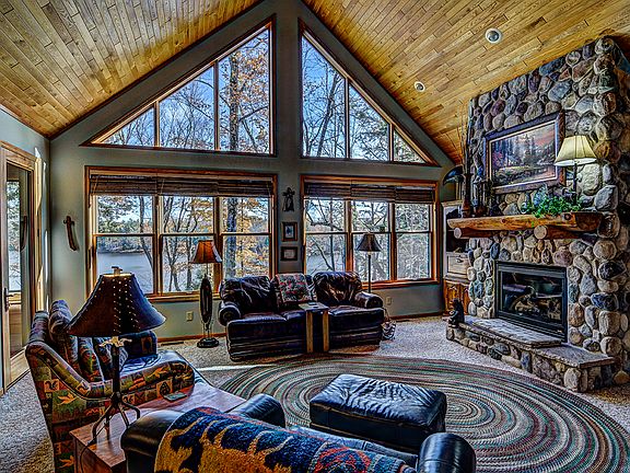 Wall of windows in living rm