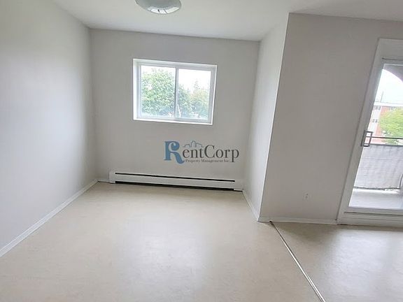 5th image of 627 Silverbirch Rd #10