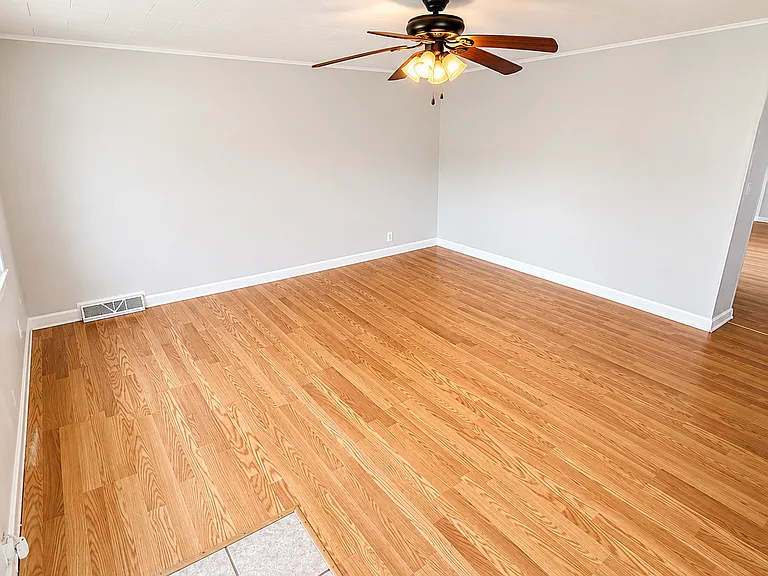 314 3rd Ave — Photo 3