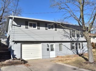 1734 Pleasant Ct, Davenport, IA 52803