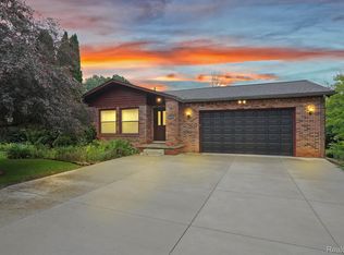5161 Clarkston Rd, Clarkston, MI 48348