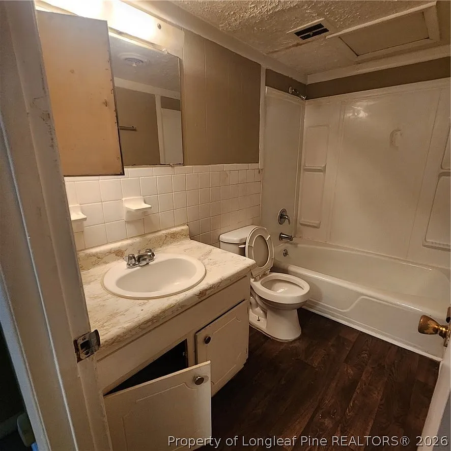 3 bed, 1.5 bath, 750 sqft, $1,000 — Photo 4