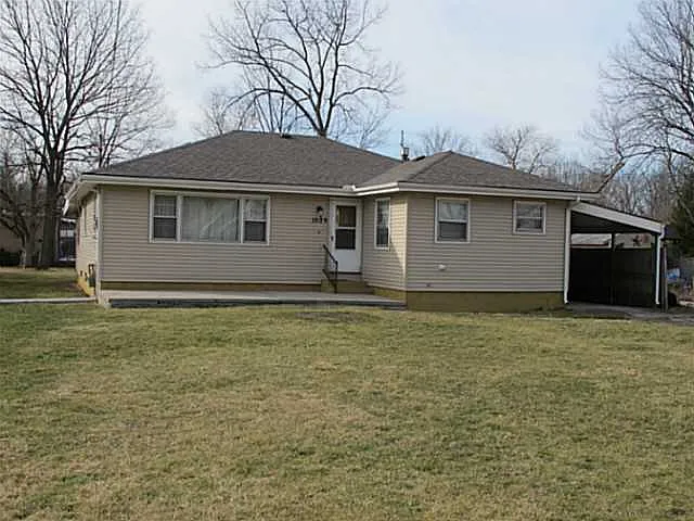 1029 Geneva Ave photo 1