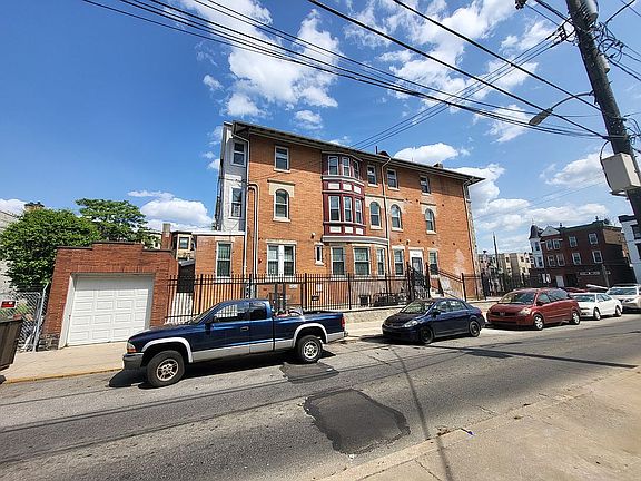 3rd image of 1415 W Allegheny Ave