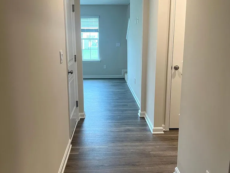180 Hamstead Dr — Photo 2