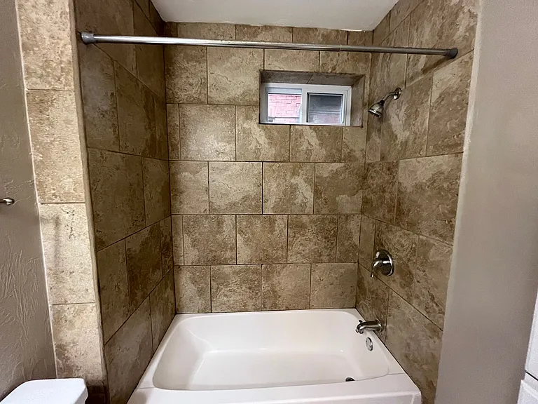 217 Stratford Ave #3 — Photo 22