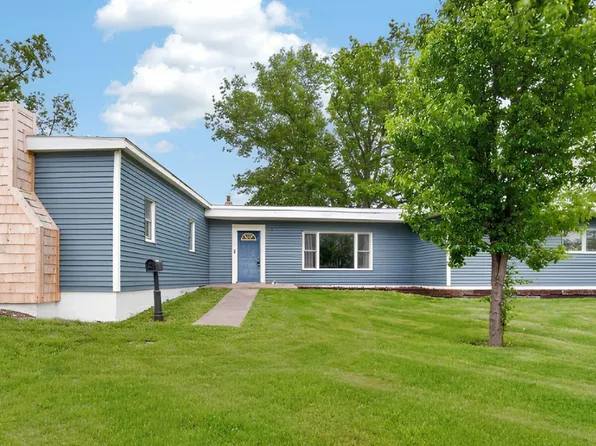 218 N 16th St, Chariton, IA 50049