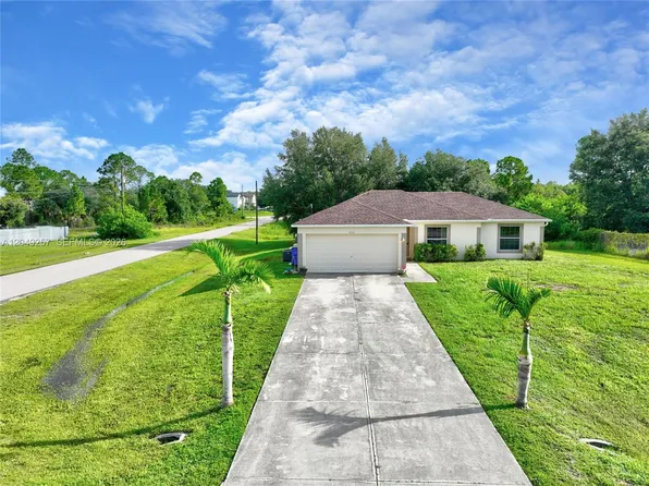 446 Windermere Dr, Lehigh Acres, FL 33972