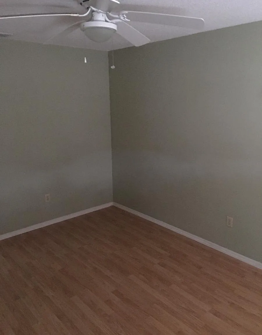 1 bed, 874 sqft, $1,300 — Photo 3