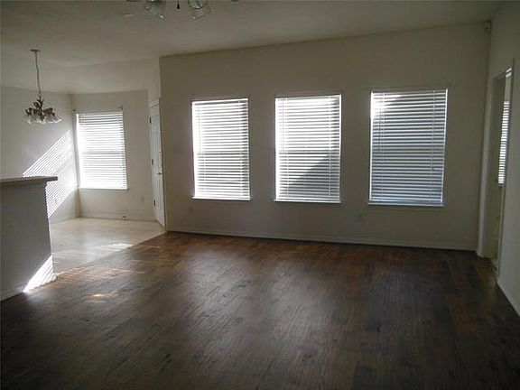 4th image of 6325 Stockton Dr