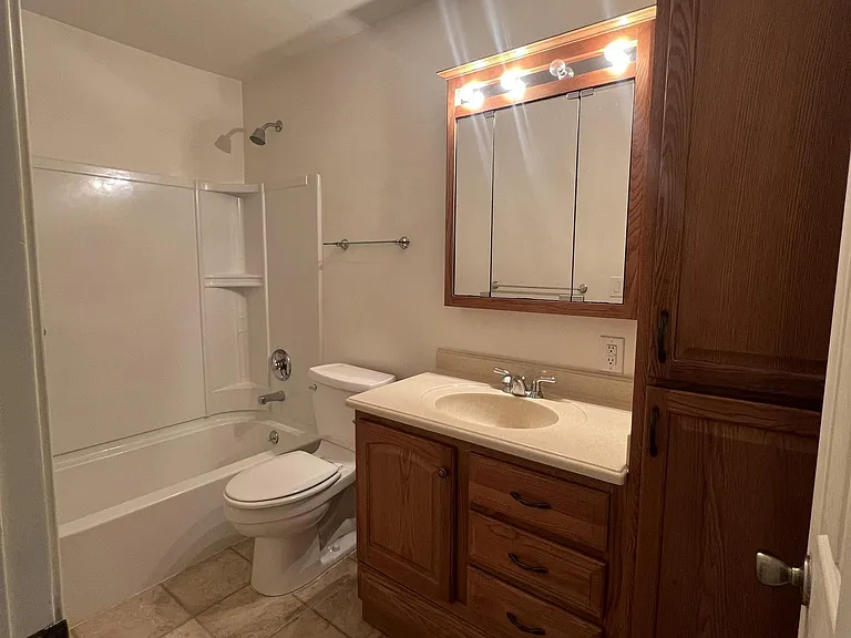 617 W Fern Ave — Photo 3