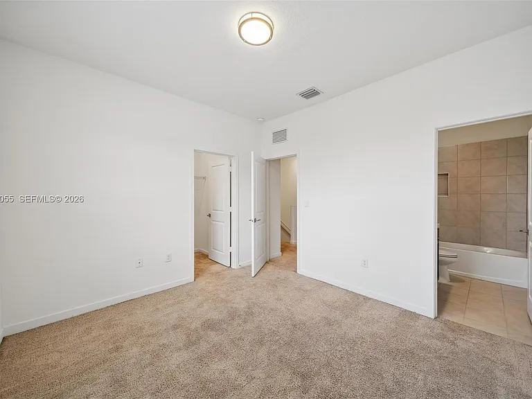 441 NE 4th Ln — Photo 11