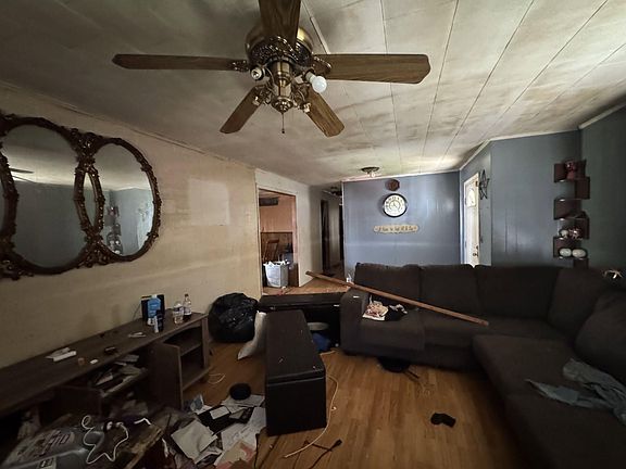 3rd image of 835 James Branch Rd