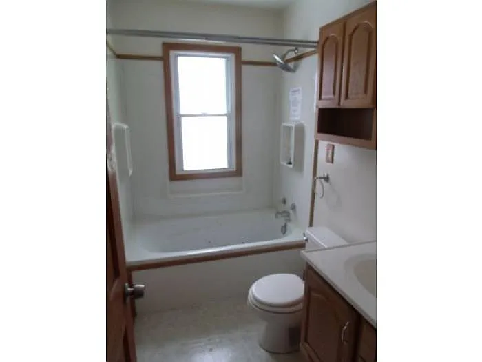 13500 Astor Ave photo 1