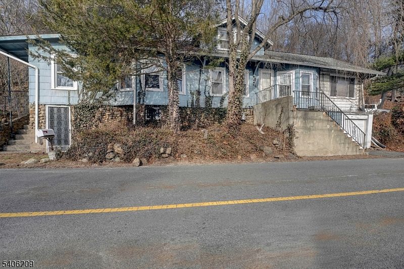 1st image of 62 Pine Brook Rd