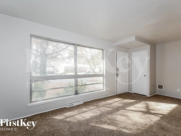 623 Holiday Ave — Photo 5