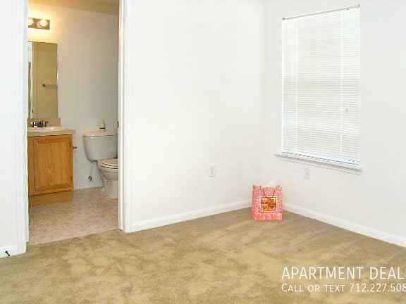 2nd image of 7915 S Sam Houston Pkwy E #3416