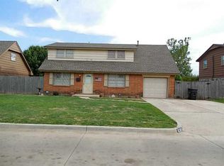 920 SW 5th St, Moore, OK 73160