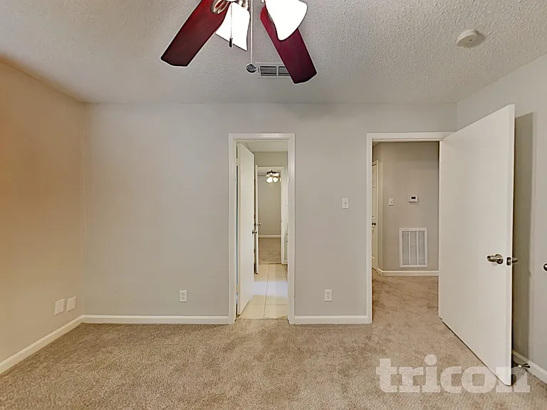 5711 Calumet Dr — Photo 10