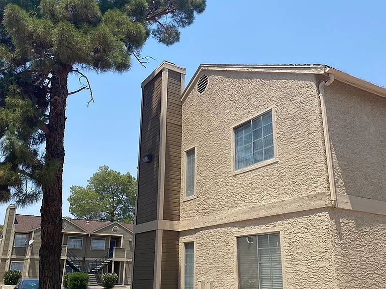 2756 Jennydiane Dr #D — Photo 9