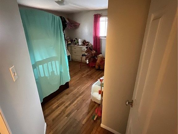 3rd image of 4100 Cambridge Ave