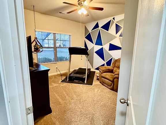 4th image of 52 Pulaski Ave