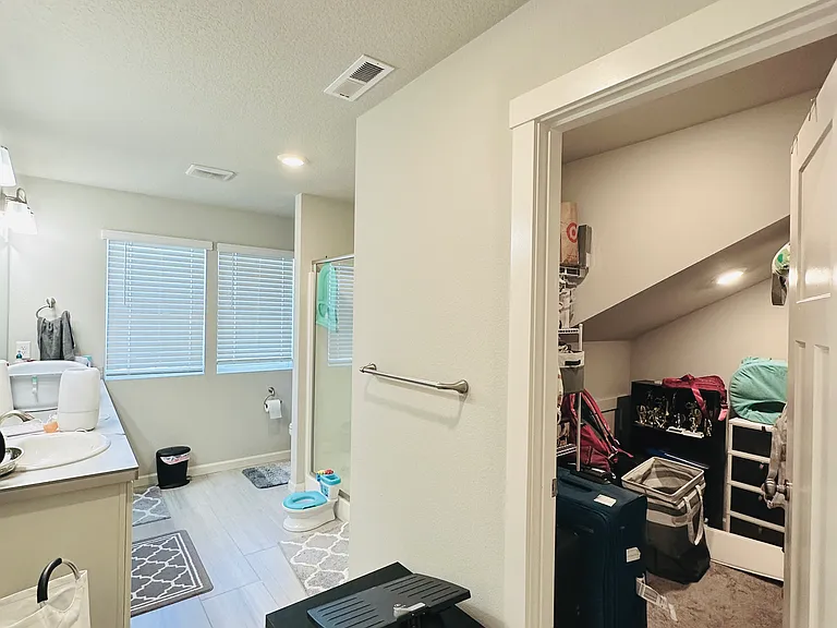 8201 SE Crabapple St — Photo 37