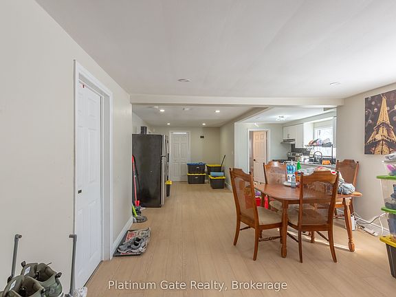 5th image of 40 Gladstone Ave #1036