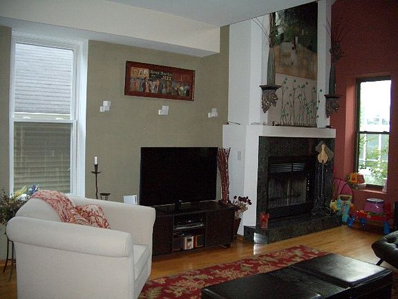 5th image of 1220 W Augusta Blvd #3