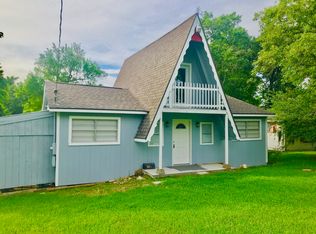 165 Lakeshore Dr, Ace, TX 77326