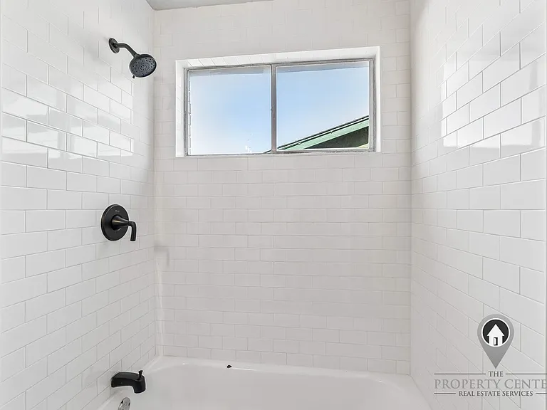 324 NW 89th St — Photo 15